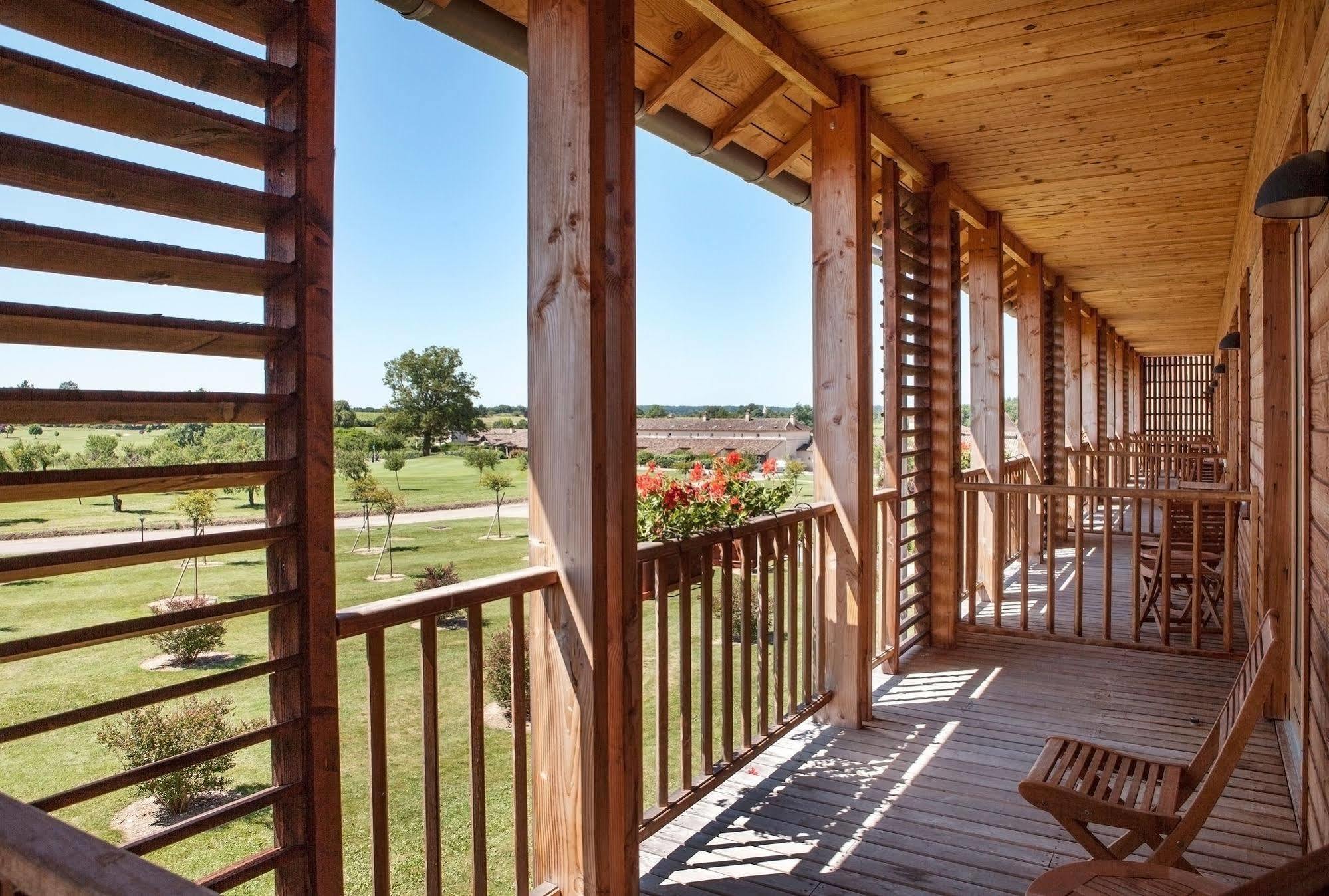 Hotel Relais Des Vigiers 4*